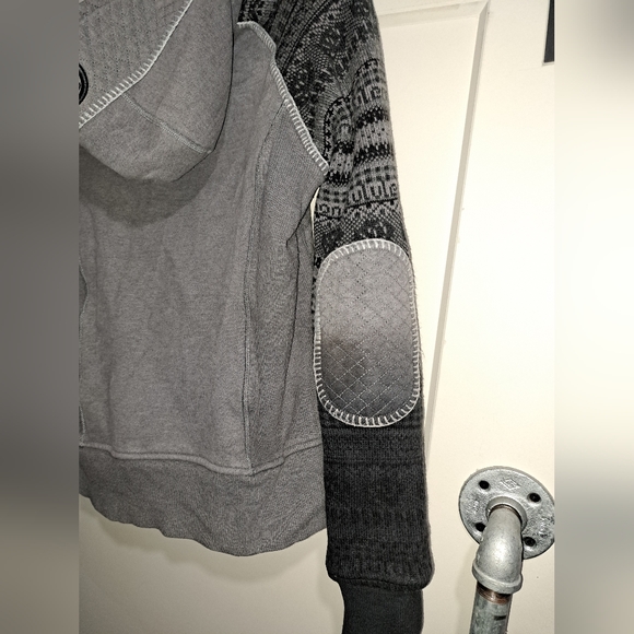 Rare limited edition lululemon sweater - Picture 6 of 12